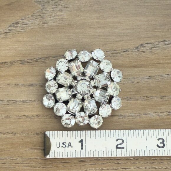 Vintage Rhinestone Brooch Pin Round Floral Design Silver Tone Clear Starburst - Picture 4 of 9